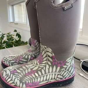 Women’s Bogs size 9 insulated boots